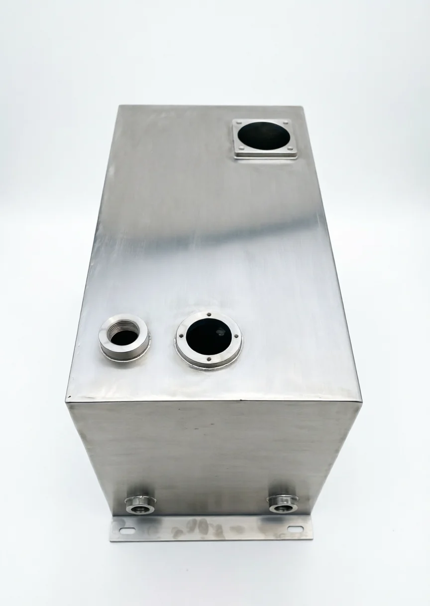 Stainless steel laboratory enclosure